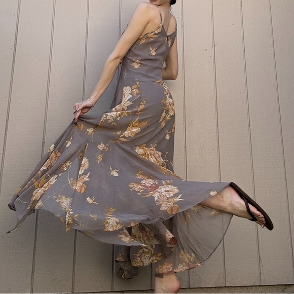 Floral Maxi Dress - Picture 6 of 10